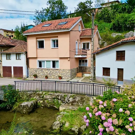 Сasa de vacaciones Casa Mariquina Peaceful spacious home in Llanes Vibano