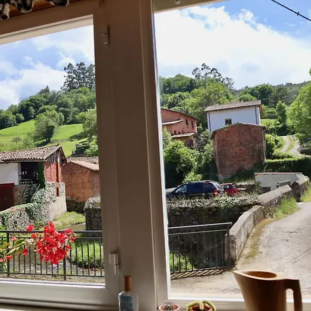 Casa Mariquina Peaceful spacious home in Llanes Vibano